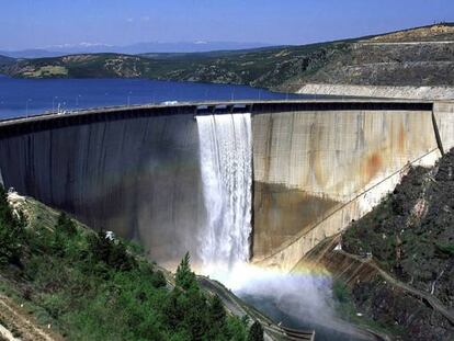 Presa del pantano del Atazar, en la Comunidad de Madrid.