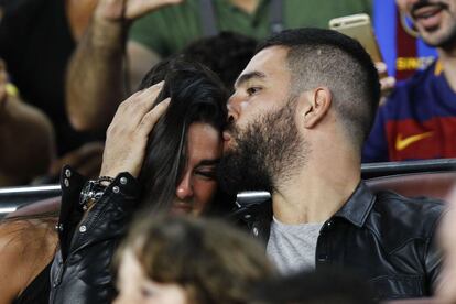 Arda Turan en la grada del estadio barcelonista