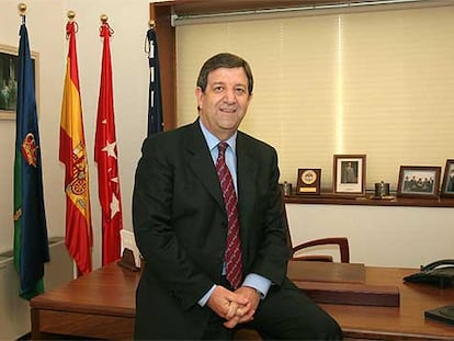 El alcalde de Villanueva de la Cañada, Luis Partida, del PP, en su despacho.
