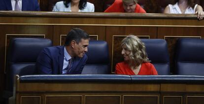 El presidente del Gobierno, Pedro Sánchez, y la vicepresidenta segunda y ministra de Trabajo, Yolanda Díaz.