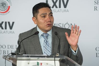 Jorge Luis Preciado durante una conferencia de prensa en el Senado. 