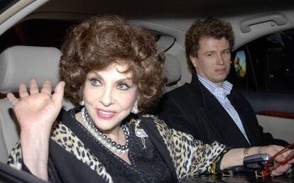 Gina Lollobrigida y Javier Rigau, en Sevilla en 2006.