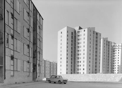 Viviendas en El Batán (Pando, Madrid, 1961) de los arquitectos Francisco Javier Sáenz de Oiza, José Luis Romany y Manuel Sierra.