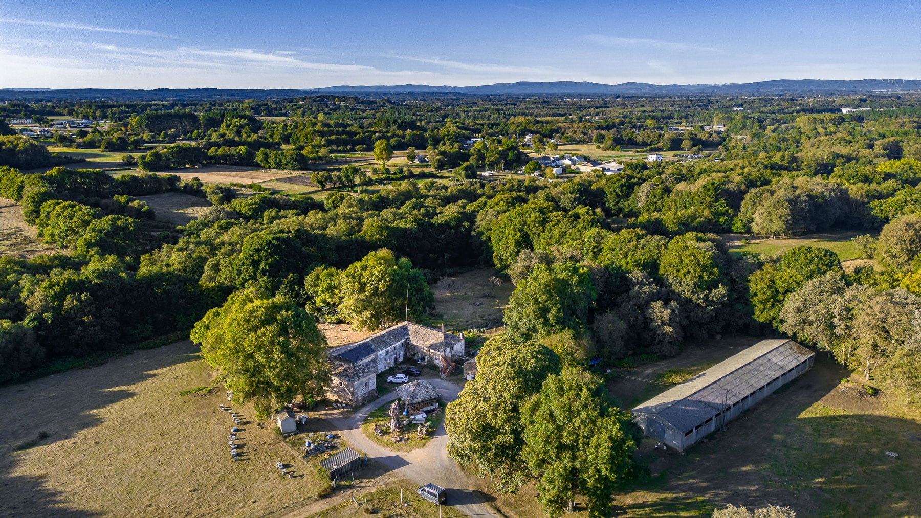 Las tres casas de la semana: santuario de paz en Ibiza por casi seis millones