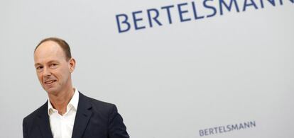 El presidente del grupo alem&aacute;n de medios de comunicaci&oacute;n y recursos educativos Bertelsmann, Thomas Rabe, da una rueda de prensa para presentar el informe financiero de la compa&ntilde;&iacute;a en 2016 en Berl&iacute;n (Alemania).