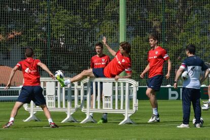 Entrenamiento del Athetic para el partido de despedida de San Mamés.