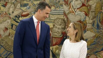 El rey Felipe VI recibe a la presidenta del Congreso este jueves en el Palacio de la Zarzuela.