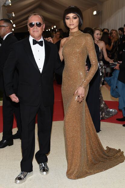 Zendaya y Michael Kors, pareja en la alfombra roja.