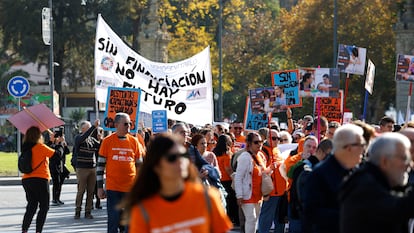 Manifestación del sector de la discapacidad andaluz en Sevilla.