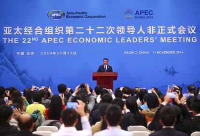 El presidente chino, Xi Jinping, interviene en la clausura de foro de Cooperación Económica Asia Pacífico en Pekín, China.