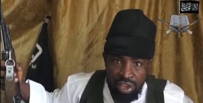 Abu Bakr Shekau, l&iacute;der de una de las facciones de Boko Haram en una captura de v&iacute;deo.