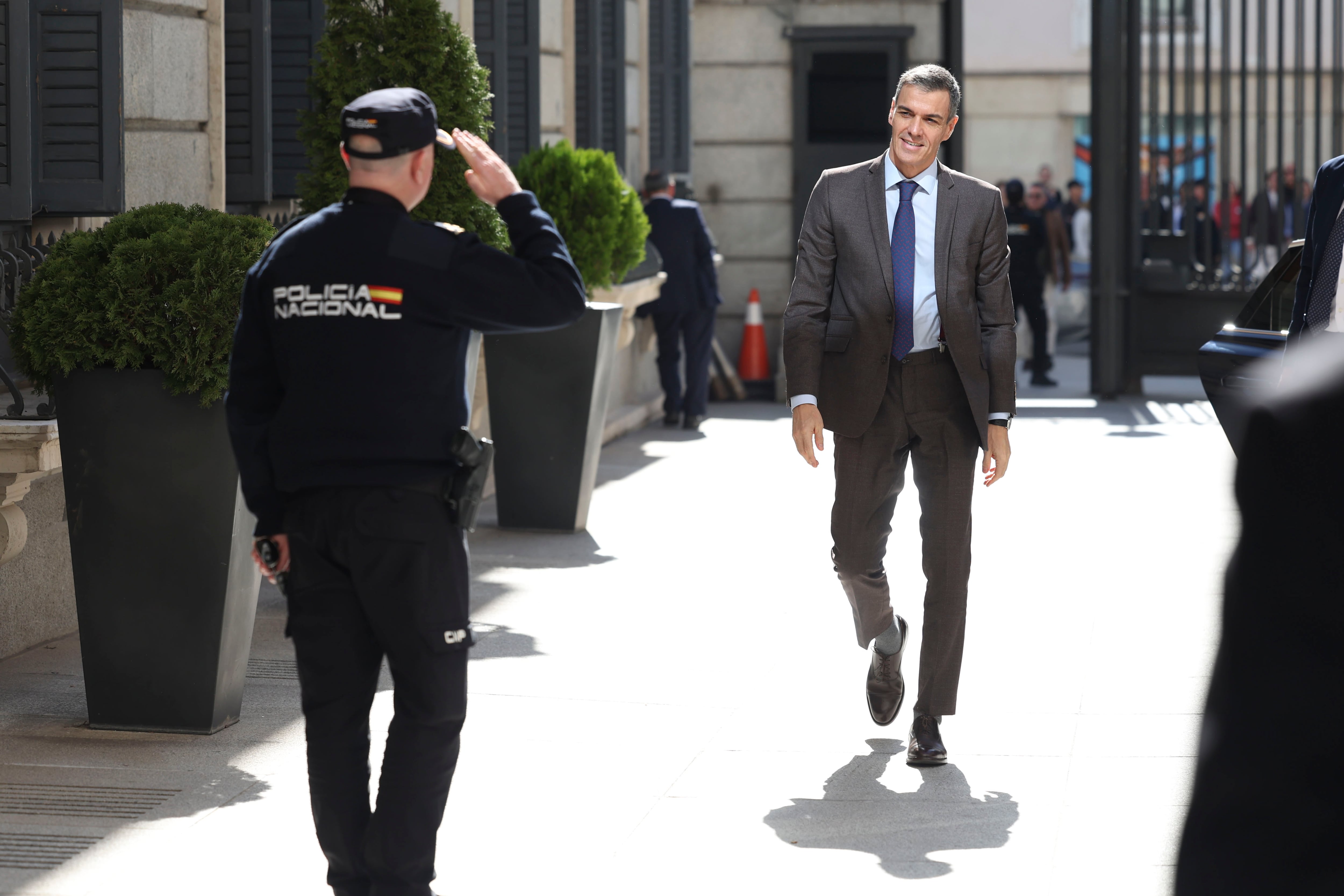 Sánchez desmiente el “bulo” sobre una supuesta enfermedad coronaria que difundió el PP