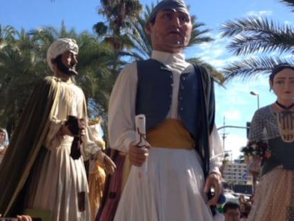 La dansà en la Explanada de Alicante.
