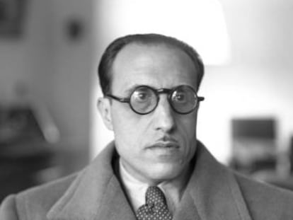 El escritor Ernesto Giménez Caballero, en 1943.