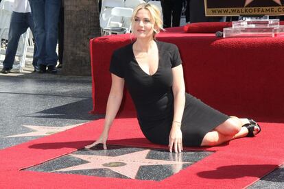 Kate Winslet inauguró su estrella en el Paseo de la Fama de Hollywood en marzo de 2014. La actriz se mostró madura, 'sexy' y segura.