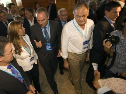 Serafín Castellano, Alicia Sánchez Camacho, Alberto Fabra y Esteban González Pons, en Gandia.