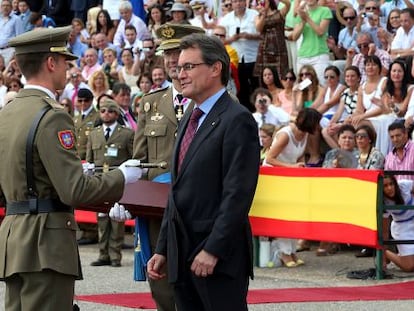 Ceremonia de entrega de despacho en la academia de Talarn.