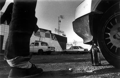 Aparcamiento de la mítica discoteca Spook Factory, en Valencia, que abría de cinco de la madrugada al mediodía en 1985.