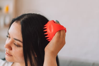 Los masajeadores de cuero cabelludo son una tendencia viral.