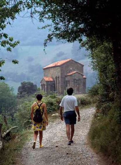 La iglesia prerrománica de Santa Cristina, en Pola de Lena (Asturias).