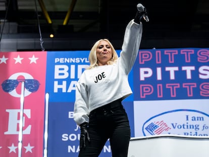 Lady Gaga durante una actuación en el último acto de campaña de Joe Biden, el 2 de noviembre de 2020, en Pensilvania (EE UU).