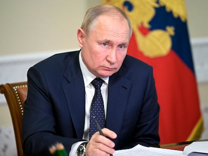 El presidente ruso,  Vladímir Putin, en una videoconferencia en el palacio Konstantin en Strelna, el 29 de diciembre de 2021.