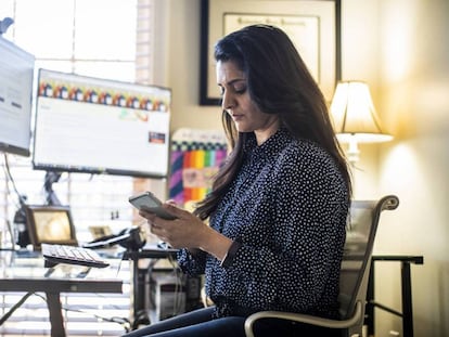 Una mujer teletrabaja desde su casa. Getty Images