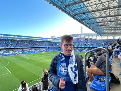 El aficionado Luis Corraliza en una foto reciente en el campo del RC Dpeortivo.