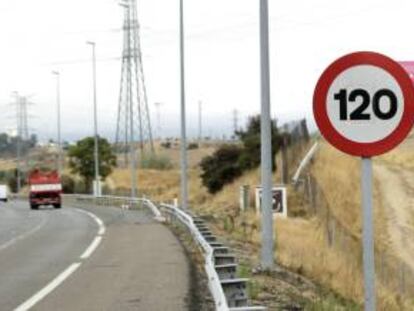 Señal de tráfico en una carretera. EFE/Archivo