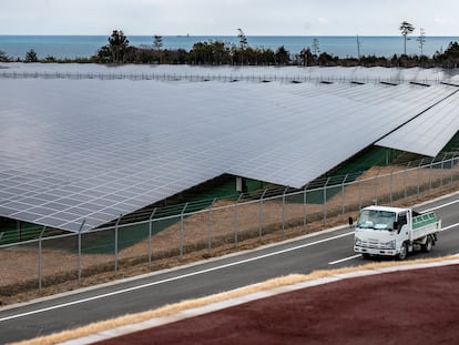 Instalaciones de energía solar en la ciudad de Namie, en la prefectura de Fukushima.