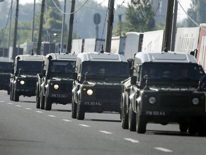 Un convoy de la Fuerza de Respuesta de Muy Alta Disponibilidad de la OTAN, en Giurgiu (Ruman&iacute;a).
