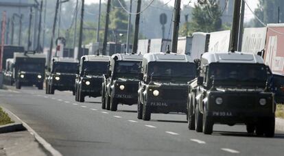 Un convoy de la Fuerza de Respuesta de Muy Alta Disponibilidad de la OTAN, en Giurgiu (Ruman&iacute;a).