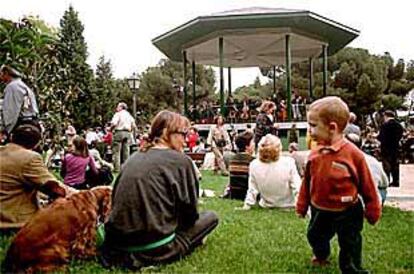 El templete del parque del Oeste acogió ayer el primer concierto del Ciclo de Bandas de Música.
