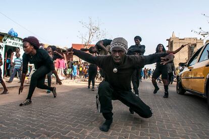 Bailarines de otras ediciones del Dalifort Festival.