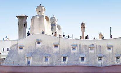 La azotea de La Pedrera, vista desde la terraza del hotel Actual de Barcelona.