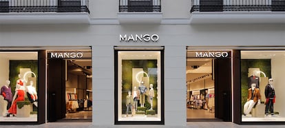 Mango es una de las firmas en las que ya es posible comprar con descuento.