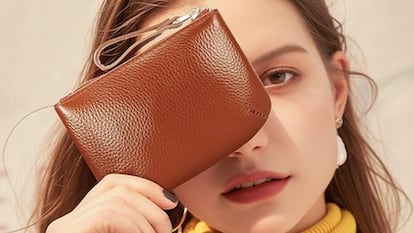 Artículo de EL PAÍS Escaparate que describe carteras baratas para mujer y hombre por menos de 10 euros en Amazon Haul