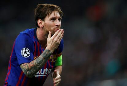 El delantero del Barcelona Lionel Messi celebra el tercer gol de su equipo.
