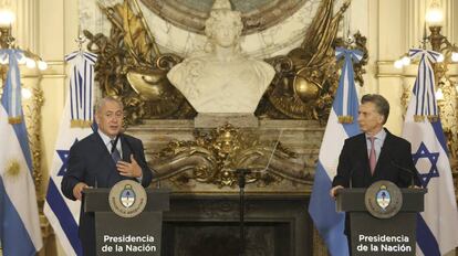 Benjam&iacute;n Netanyahu y Mauricio Macri, en rueda de prensa.