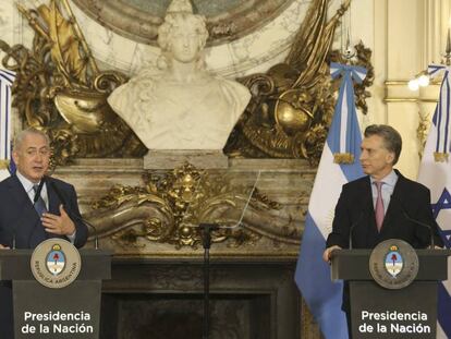 Benjam&iacute;n Netanyahu y Mauricio Macri, en rueda de prensa.