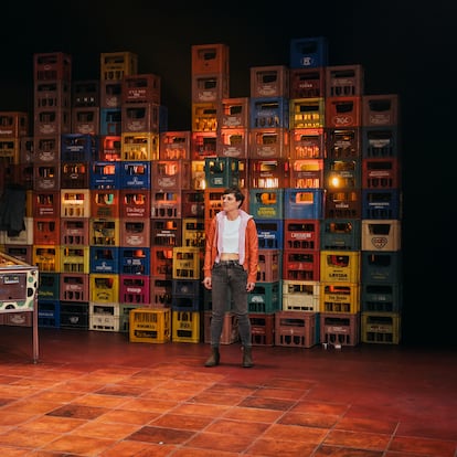 Escena de la obra 'Los guapos', Centro Dramático Nacional. En la imagen los actores Anna Alarcón y Vito Sanz. Fotografía: LUZ SORIA (CDN)