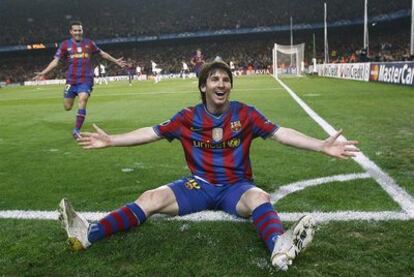 Messi celebra uno de sus cuatro goles en el Camp Nou.