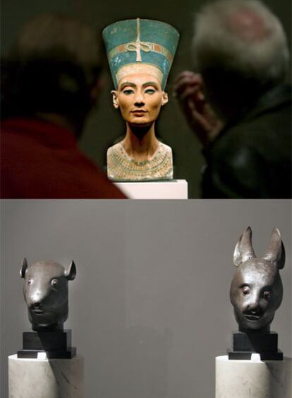 Arriba, el busto de Nefertiti en el Museo Egipcio de Berlín. Abajo, los dos bronces chinos subastados en Christie's.