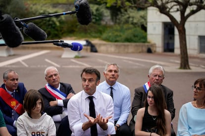 Emmanuel Macron, el jueves durante una visita a una escuela en Ganges, en el sur de Francia.