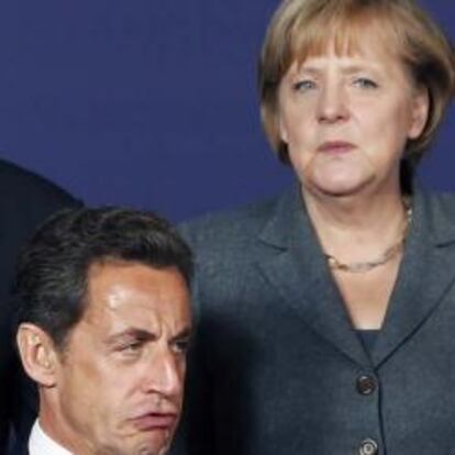 El presidente francés Nicolas Sarkozy y la canciller alemana Angela Merkel en la cumbre del 28 de octubre de 2010.