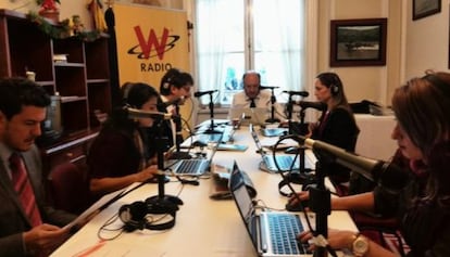 Algunos redactores de la emisora de radio colombiana.