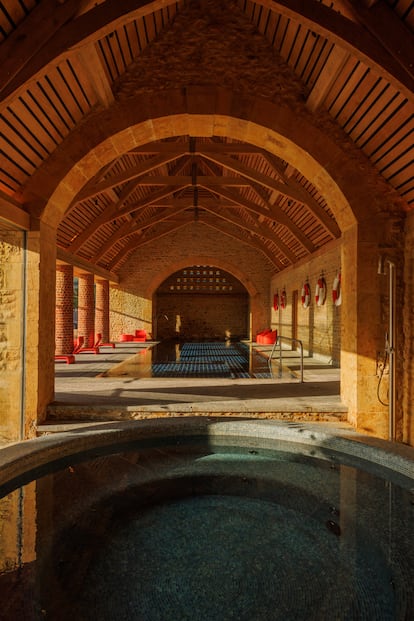 Interior de la piscina climatizada y spa de The Newt in Somerset.