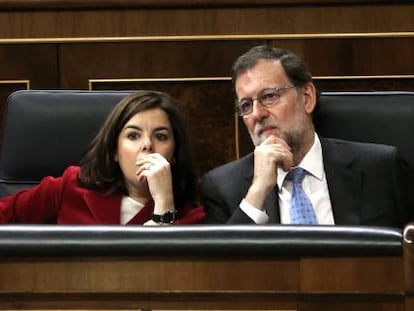 Soraya Sáenz de Santamaría y Mariano Rajoy, en el Congreso de los Diputados, en una imagen de archivo.