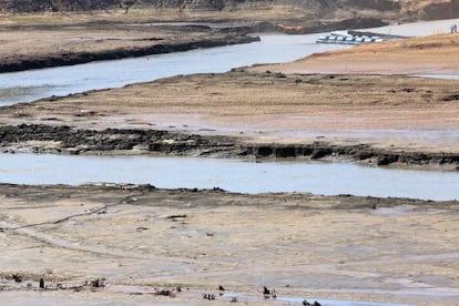 Reserva do volume morto da Represa Jaguari-Jacareí, em Joanópolis (SP), onde o volume de água armazenado é de apenas 16,6% da capacidade total.