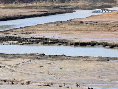 Reserva do volume morto da Represa Jaguari-Jacareí, em Joanópolis (SP), onde o volume de água armazenado é de apenas 16,6% da capacidade total.